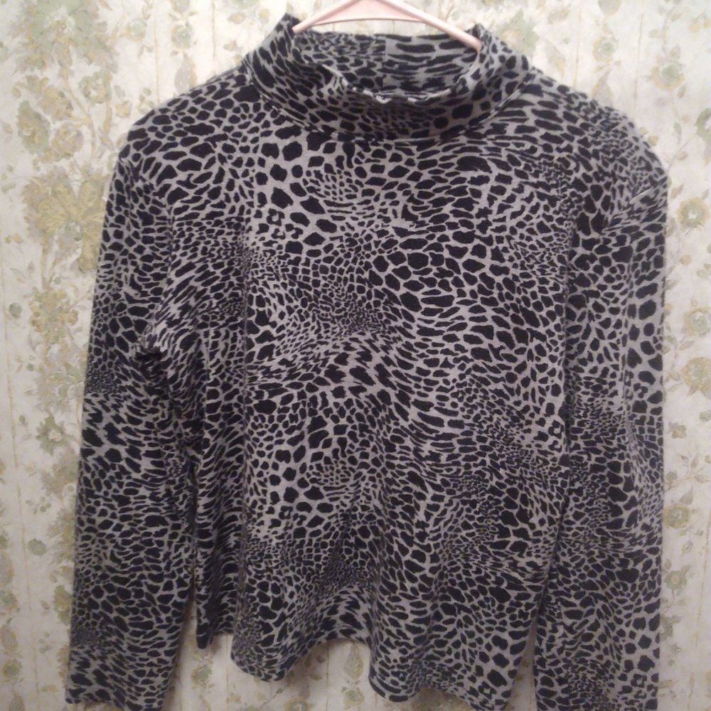 Jones New York Leopard Print Turtleneck Long Sleeve Shirt Size:M